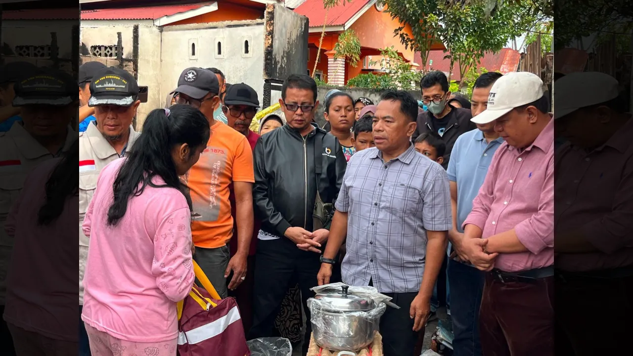 Pemko Payakumbuh antarkan bantuan kepada korban kebakaran di Padang Tiakar